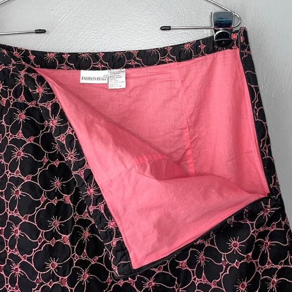 Fashion Bug Size 18 Black Pink Embroidered Eyelet Skirt Dark Whimsigoth Romantic - Picture 4 of 8